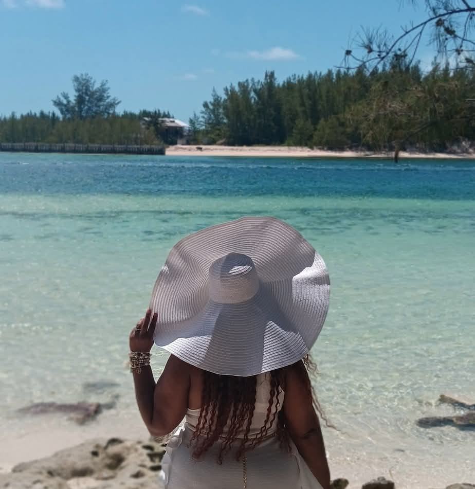 Cruise Brothers Travel Agent Patricia Police